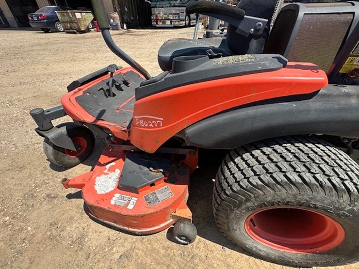kubota-zd326-image-13