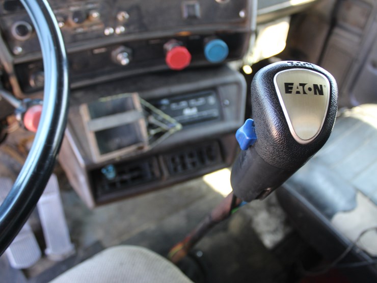 1987-mack-r688st-image-10