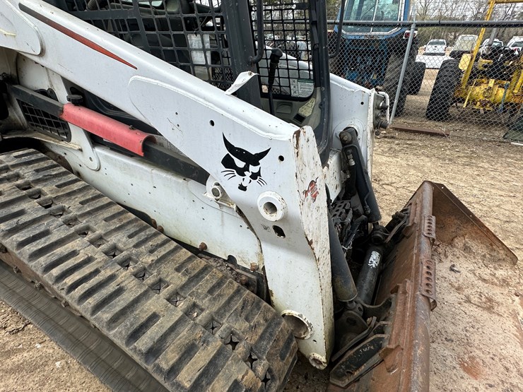 2014-bobcat-t750-image-27