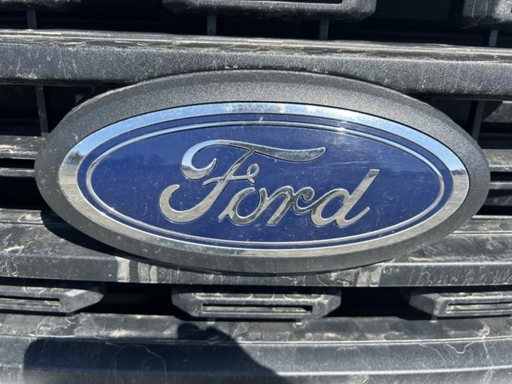 2022-ford-f150-xl-image-9