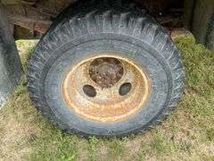 1983-chevy-custom-deluxe-30,-1-ton-service-truck-image-19