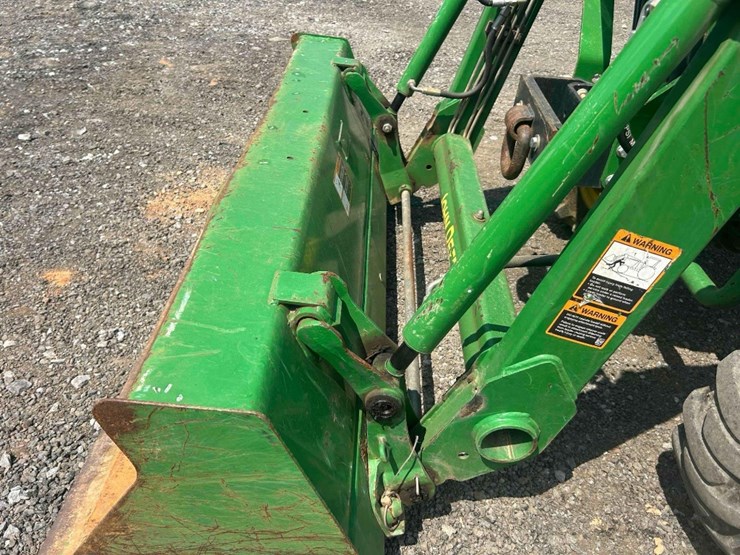 2021-john-deere-2032r-image-9
