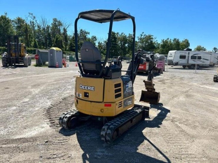 2015-deere-17g-image-7