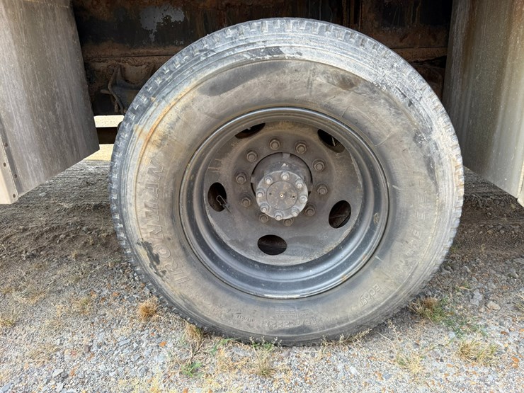 2005-international-durastar-4300-image-26
