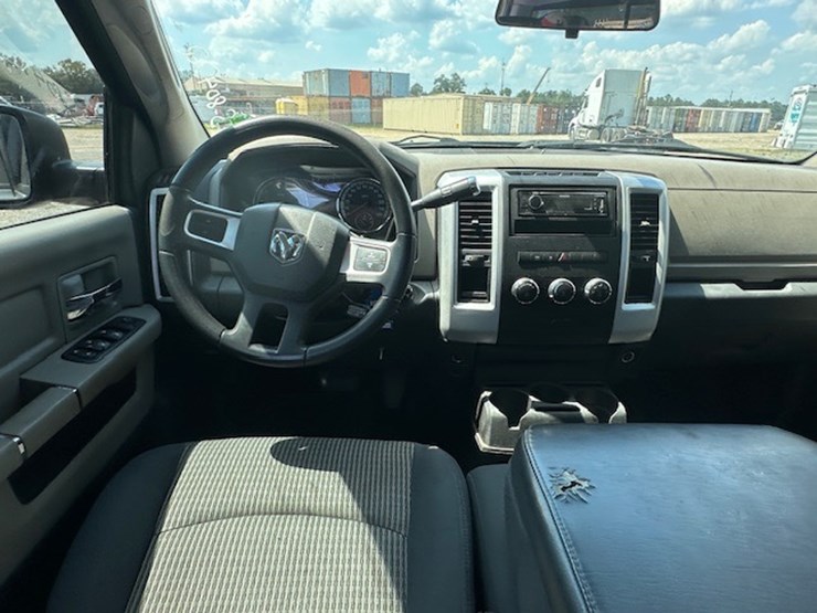 2011-dodge-ram-1500-image-31