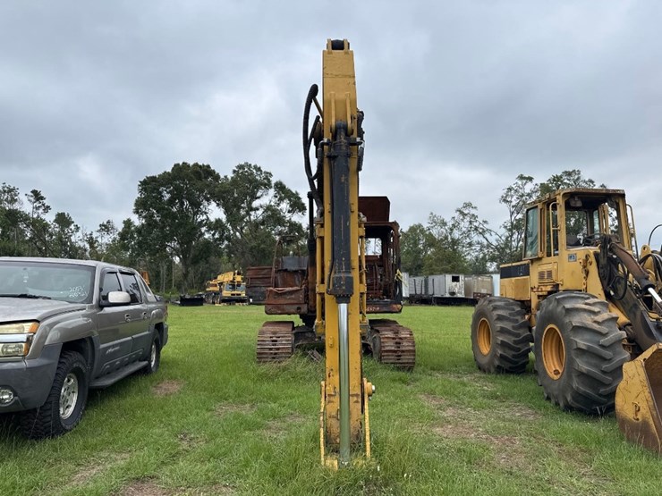 caterpillar-320-image-2