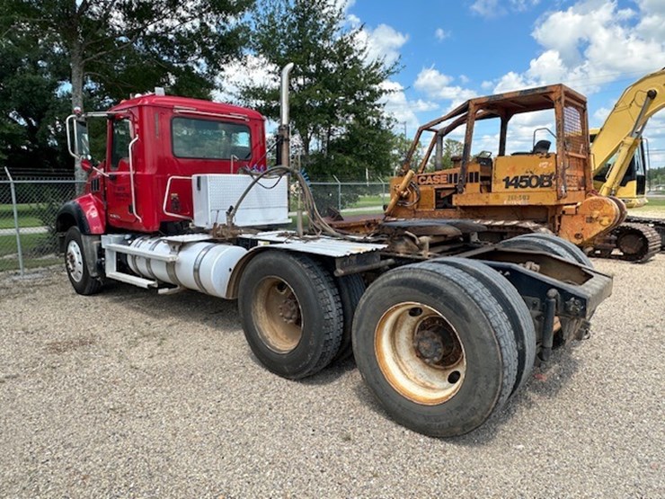 #206-•-2014-mack-gu713-image-4