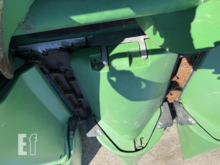 2012-john-deere-608c-image-23