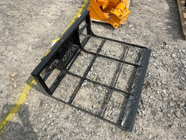 #230-•-#26324-•-unused-giyi-40"-mini-skid-steer-land-leveler-pdw2507178-image-2