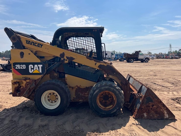 2015-caterpillar-262d-image-5