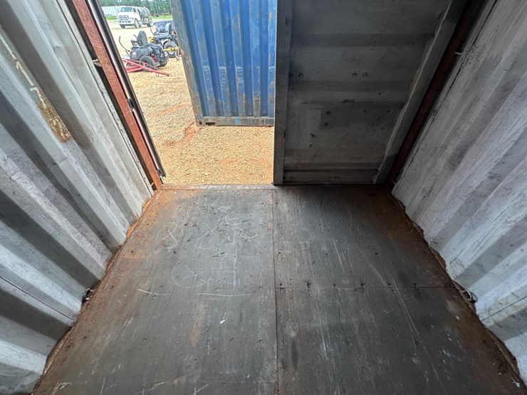 #1225-•-20-ft-shipping-container-image-19