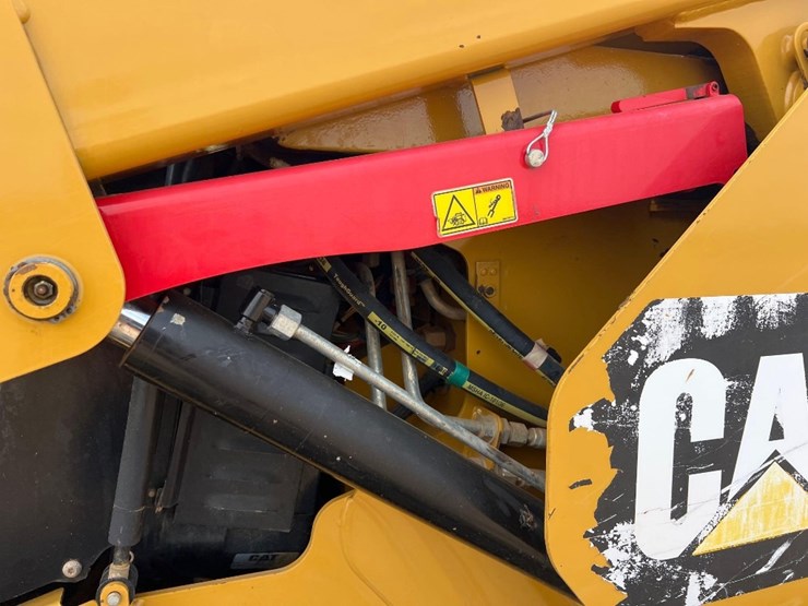 2016-caterpillar-289d-image-12