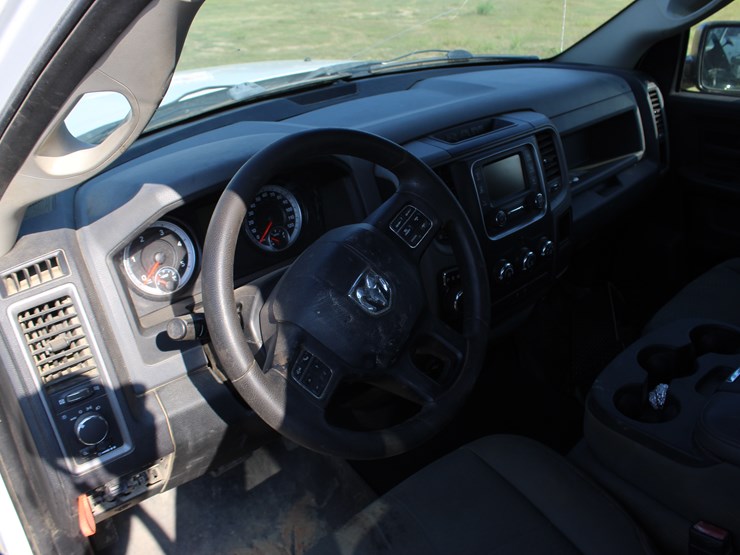 2015-dodge-1500-image-8