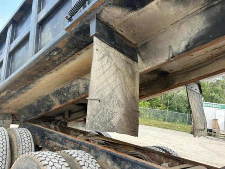 2005-volvo-tri/a-dump-truck-4v5k99gh55n391882-image-51