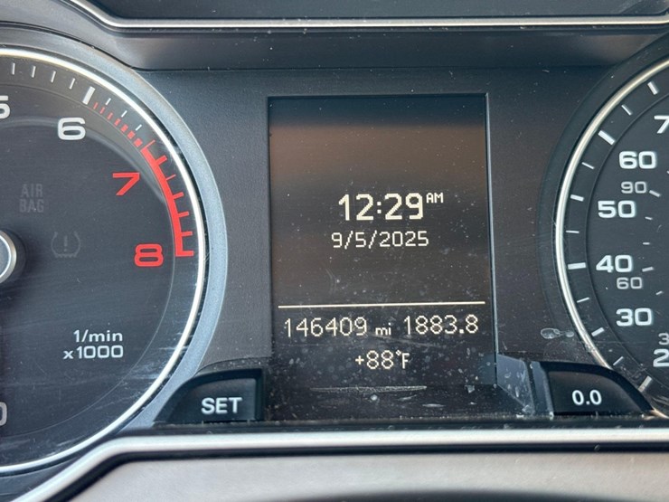 2013-audi-a4-20t-sedan-image-25