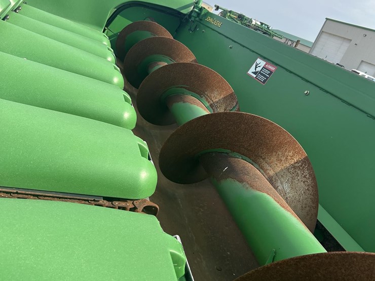 2012-john-deere-618c-image-33