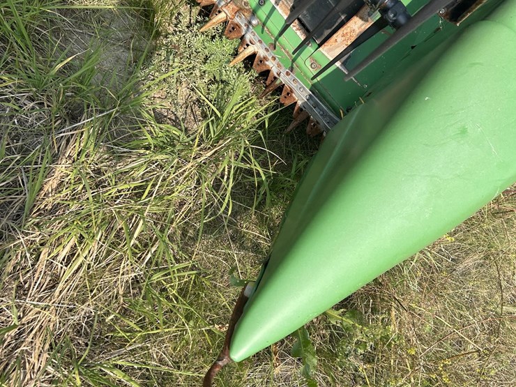 2010-john-deere-640d-image-23