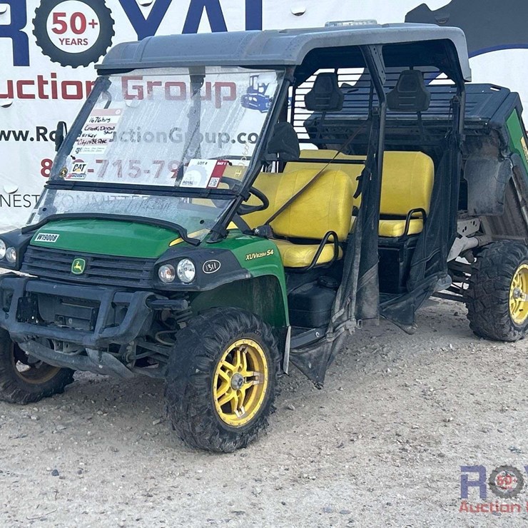 JOHN DEERE GATOR