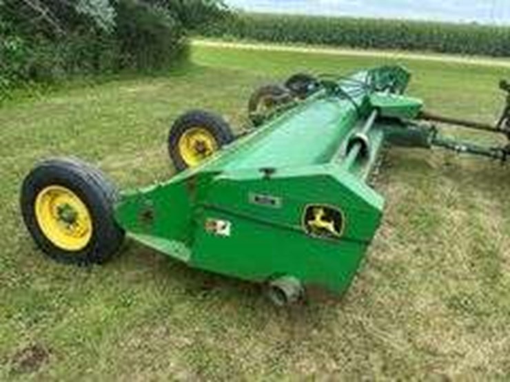 john-deere-220-image-4