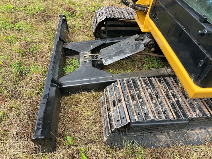2021-caterpillar-305-image-9