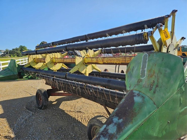 john-deere-216-image-9