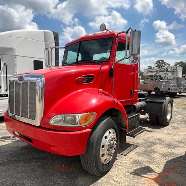 2008 PETERBILT 335