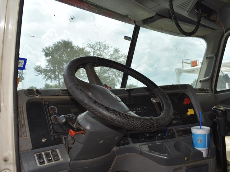 2005-freightliner-columbia-truck-w/-wet-kit-(no-door-key)-(vin-#-1fuja6ck25-image-6