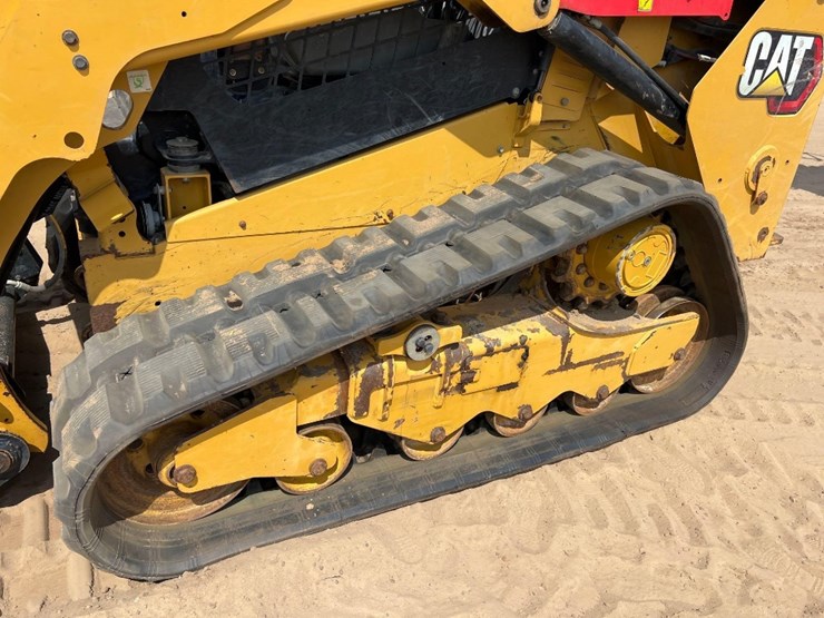 2020-caterpillar-259d3-image-9