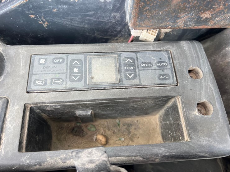 deere-160c-lc-image-24