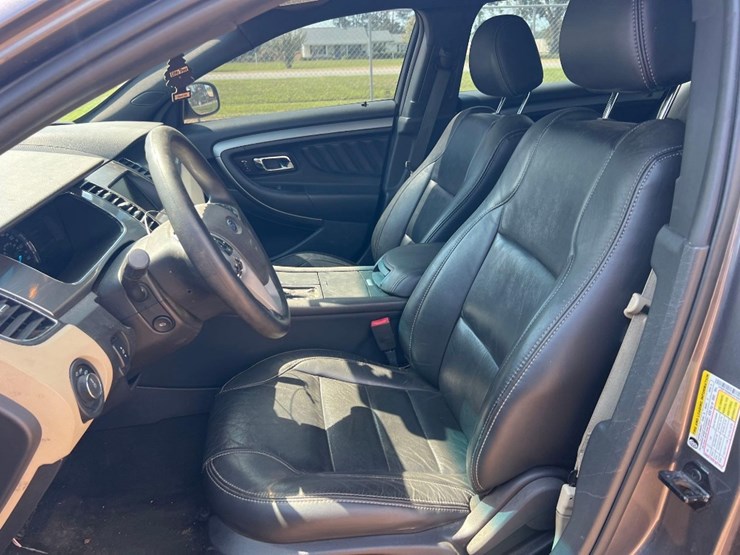 2014-ford-taurus-sel-sedan-image-22