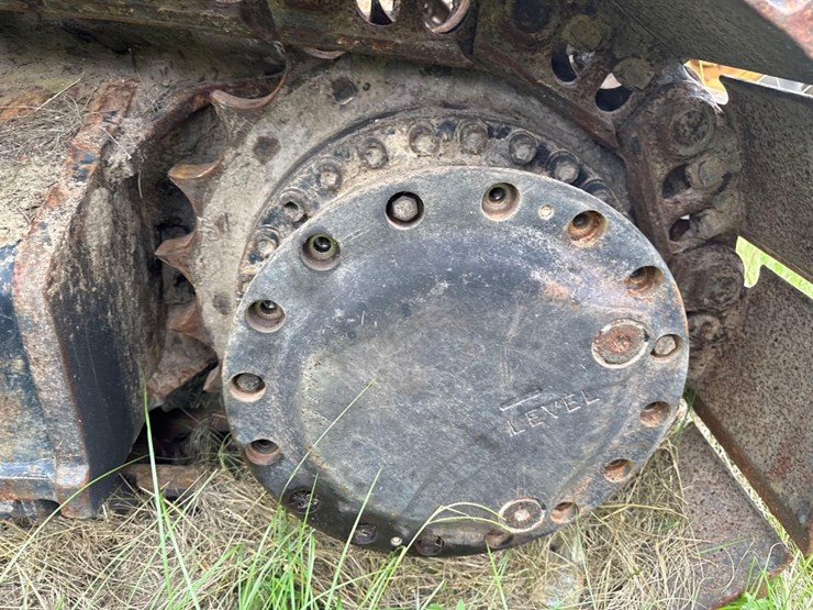 caterpillar-320-image-12