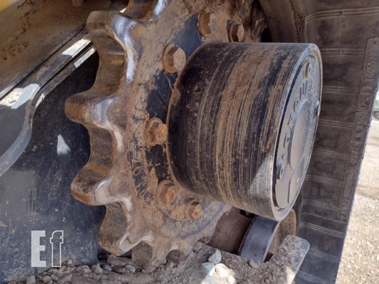 2022-deere-333g-image-21