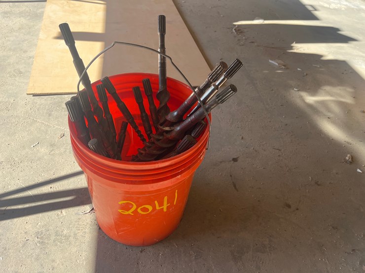 #2041-•-bosch-hammer-drill-and-assorted-bits-image-4