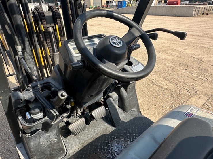 #2074-•-nissan-forklift-image-34