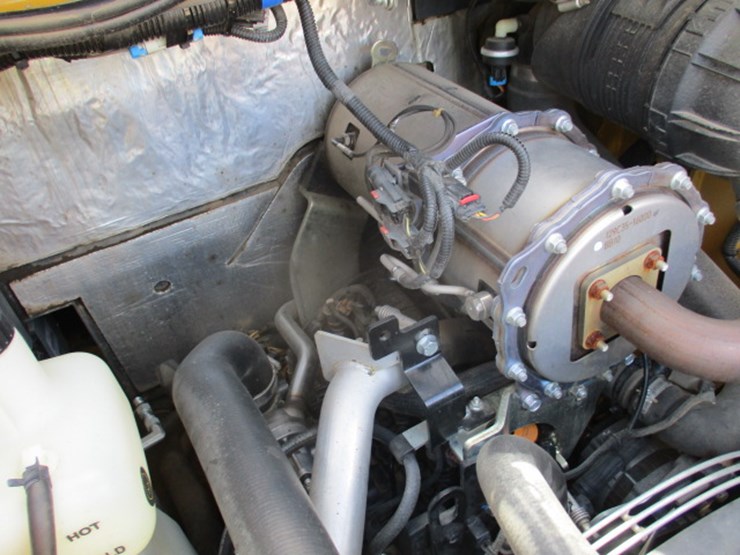 deere-318g-image-11