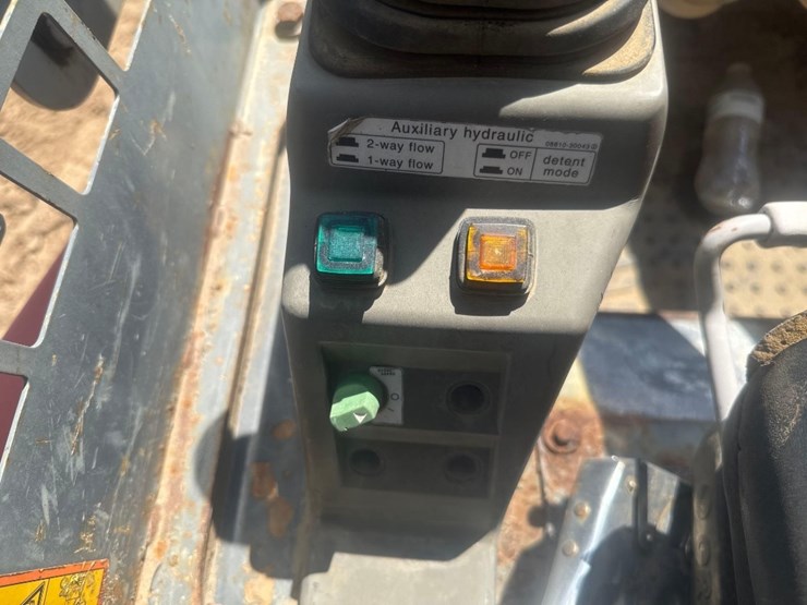 takeuchi-tl230-image-24