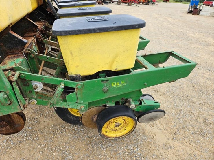 john-deere-7000-image-28