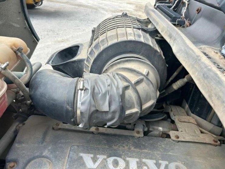 2005-volvo-tri/a-dump-truck-4v5k99gh55n391882-image-39