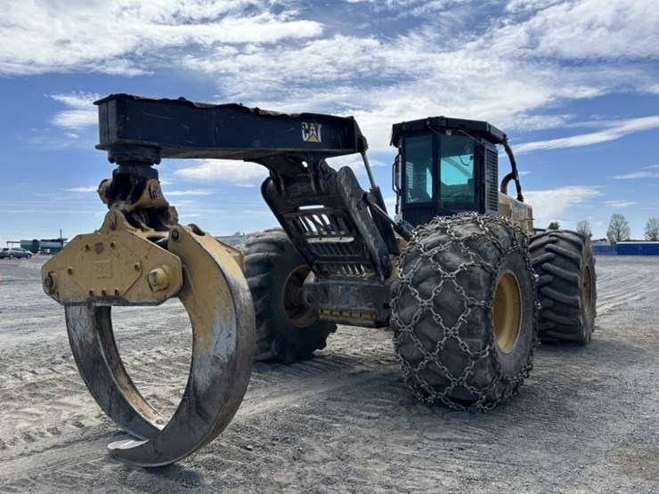 2016-caterpillar-545d-image-5