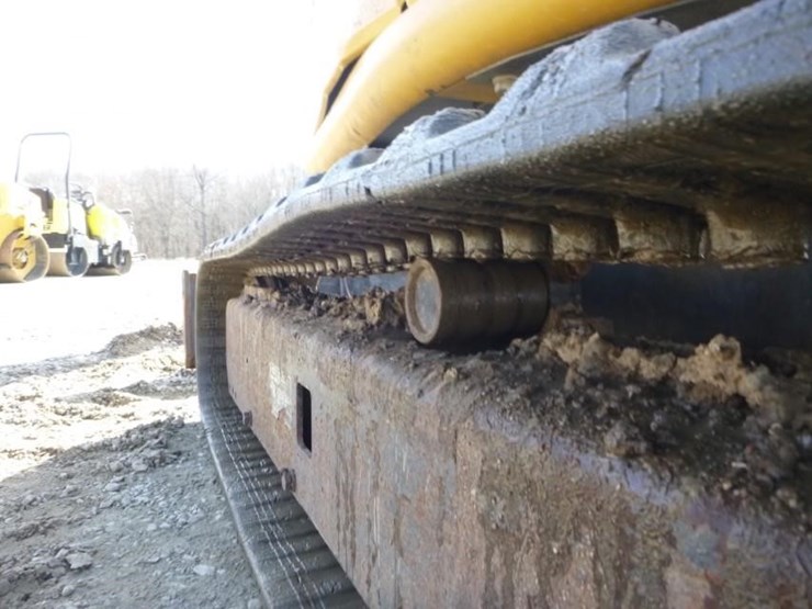 2022-deere-35g-image-30