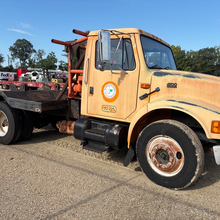 1996 INTERNATIONAL 4700