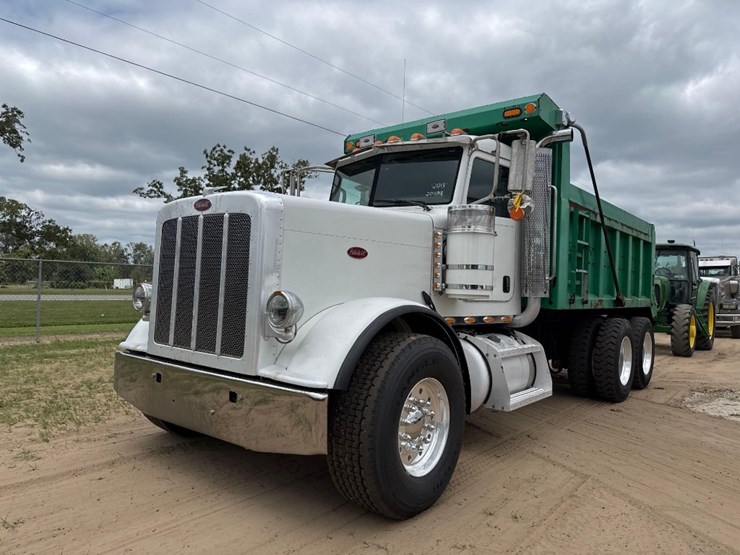 2013-peterbilt-388-image-2