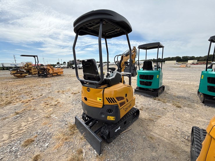 #220-•-#26493-•-unused-cfg-qk18r-mini-excavator-image-3