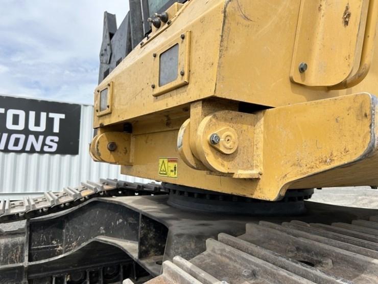 2018-caterpillar-548-image-31