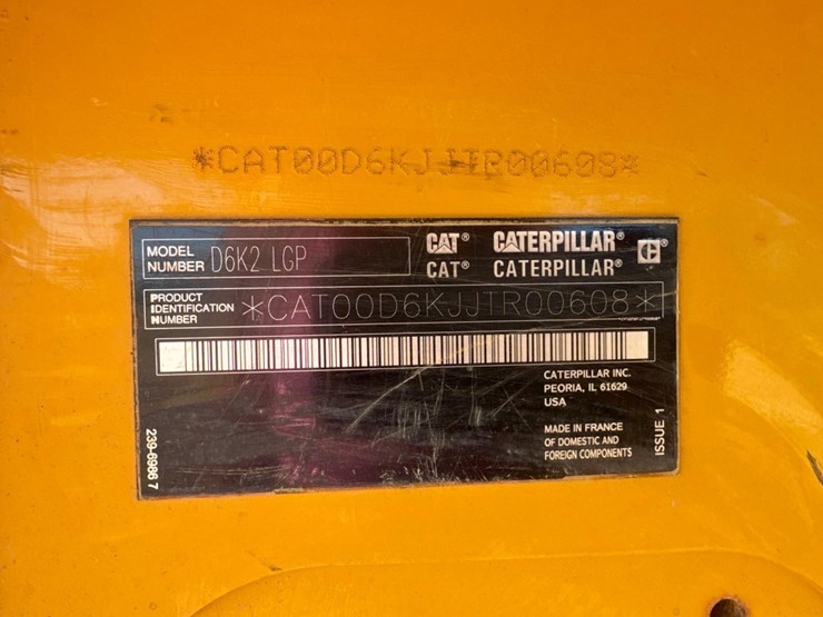 2017-caterpillar-d6k2-lgp-image-18