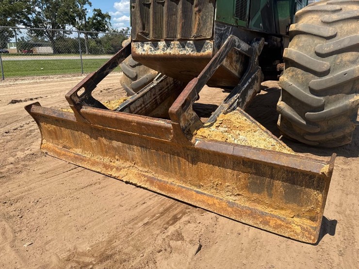2010-deere-648h-image-21