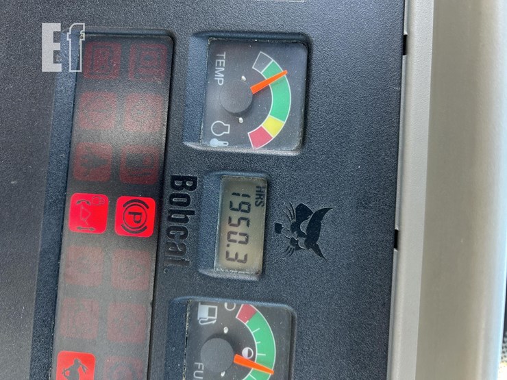 2006-bobcat-toolcat-5600-image-16