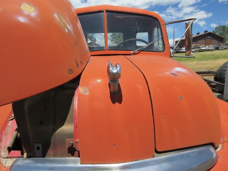 1949-dodge-b-1-d-126-1-ton-flatbed-truck-image-18