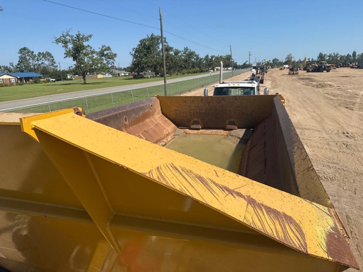 2016-caterpillar-730c2-image-23