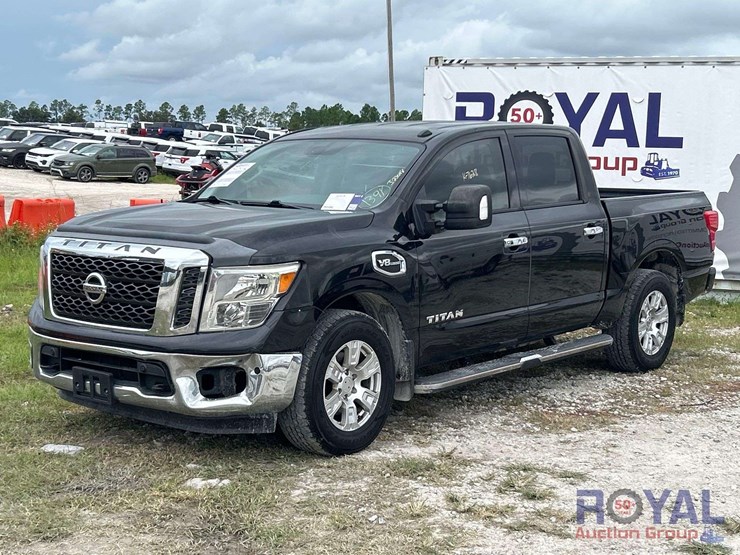2017-nissan-titan-image-1